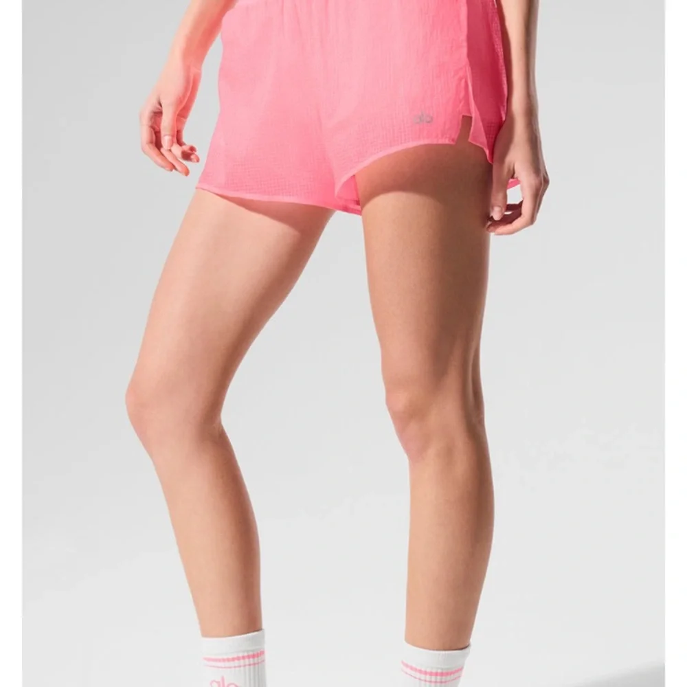 NWT AUTHENTIC ALO YOGA Bubblegum Pink GAME TIME SHORTS SAME DAY SHIP! - Picture 4 of 9